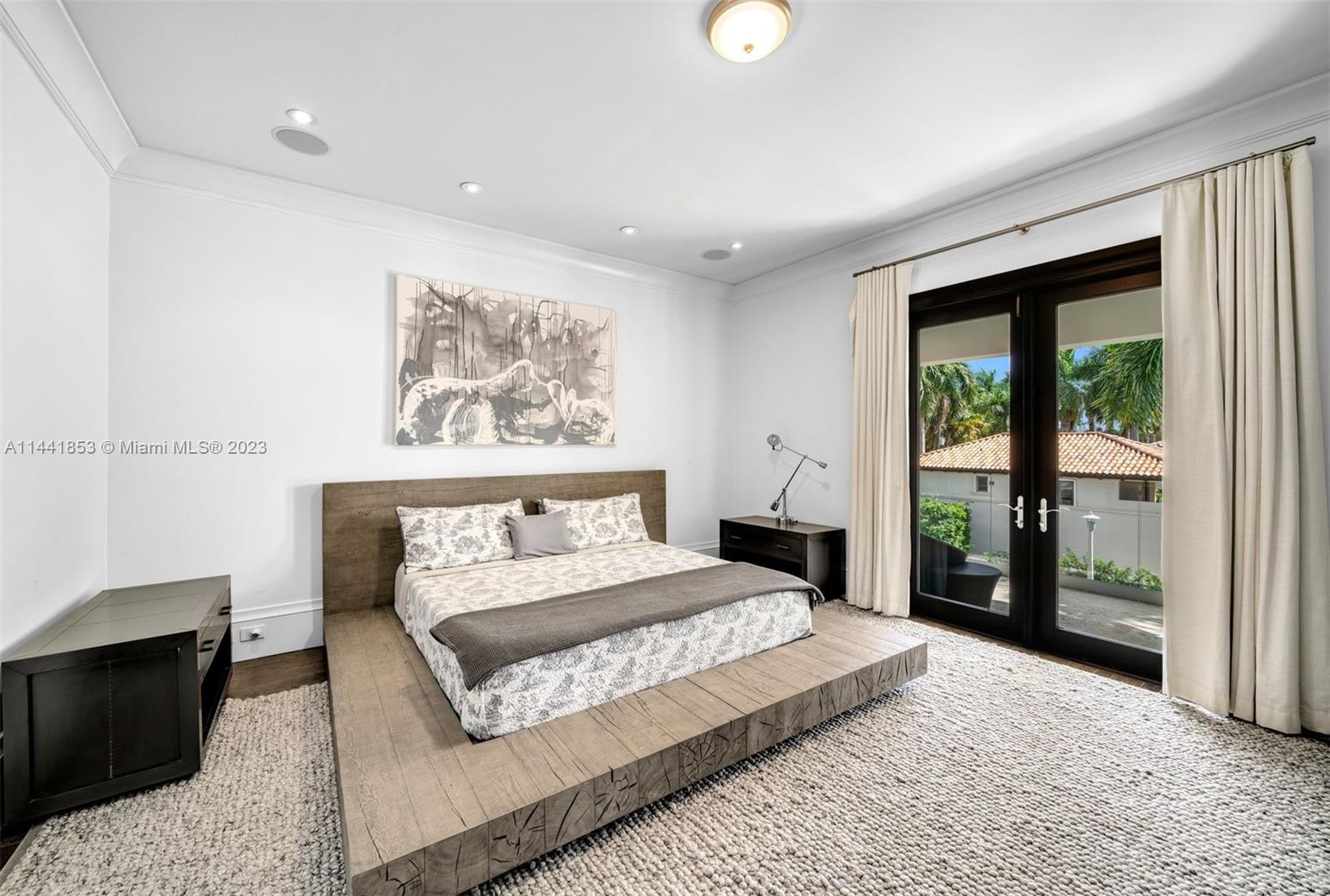 CRYSTAL VIEW - Residential