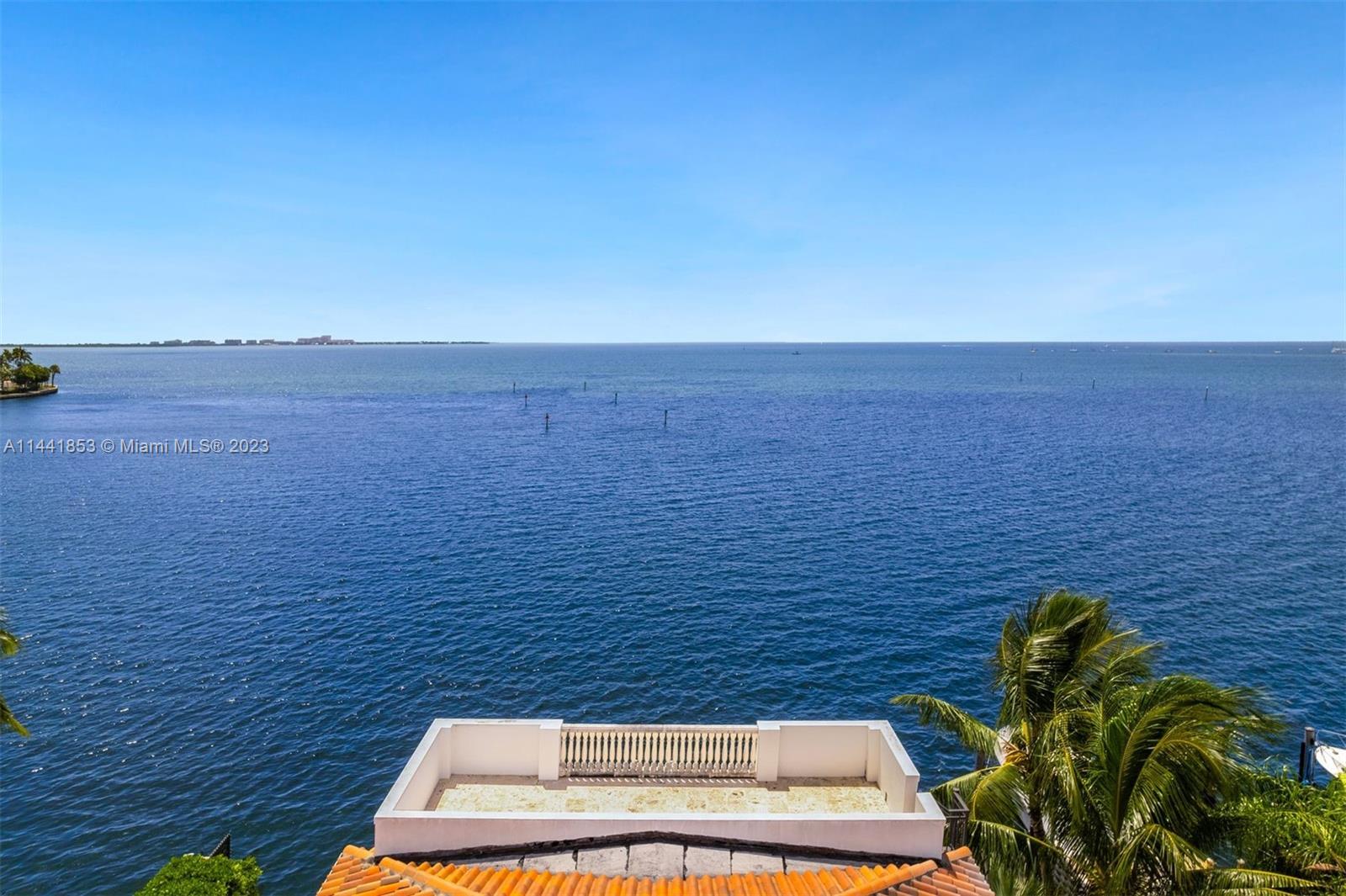 CRYSTAL VIEW - Residential