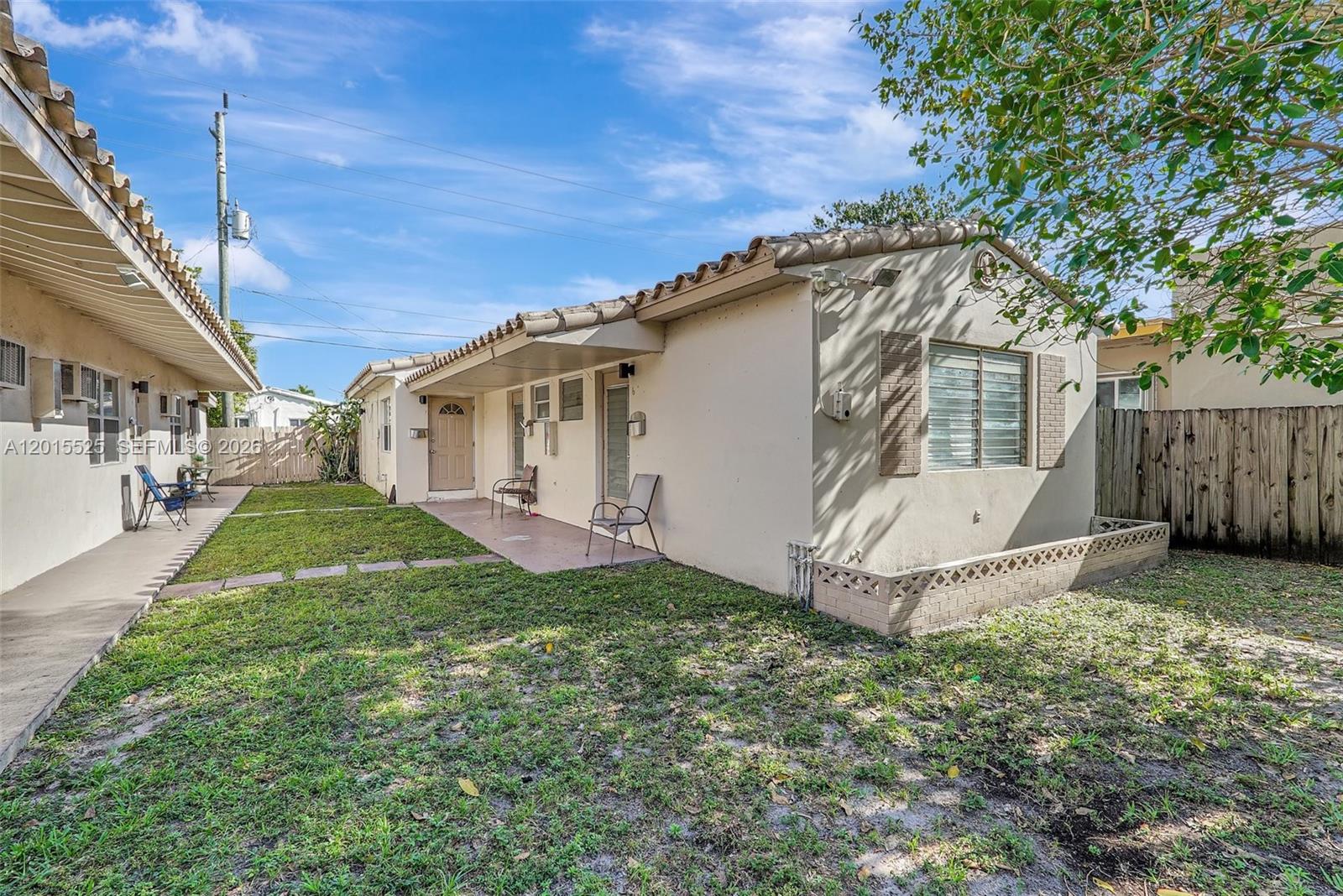 HOLLYWOOD HOMESITES REV P - Residential Lease