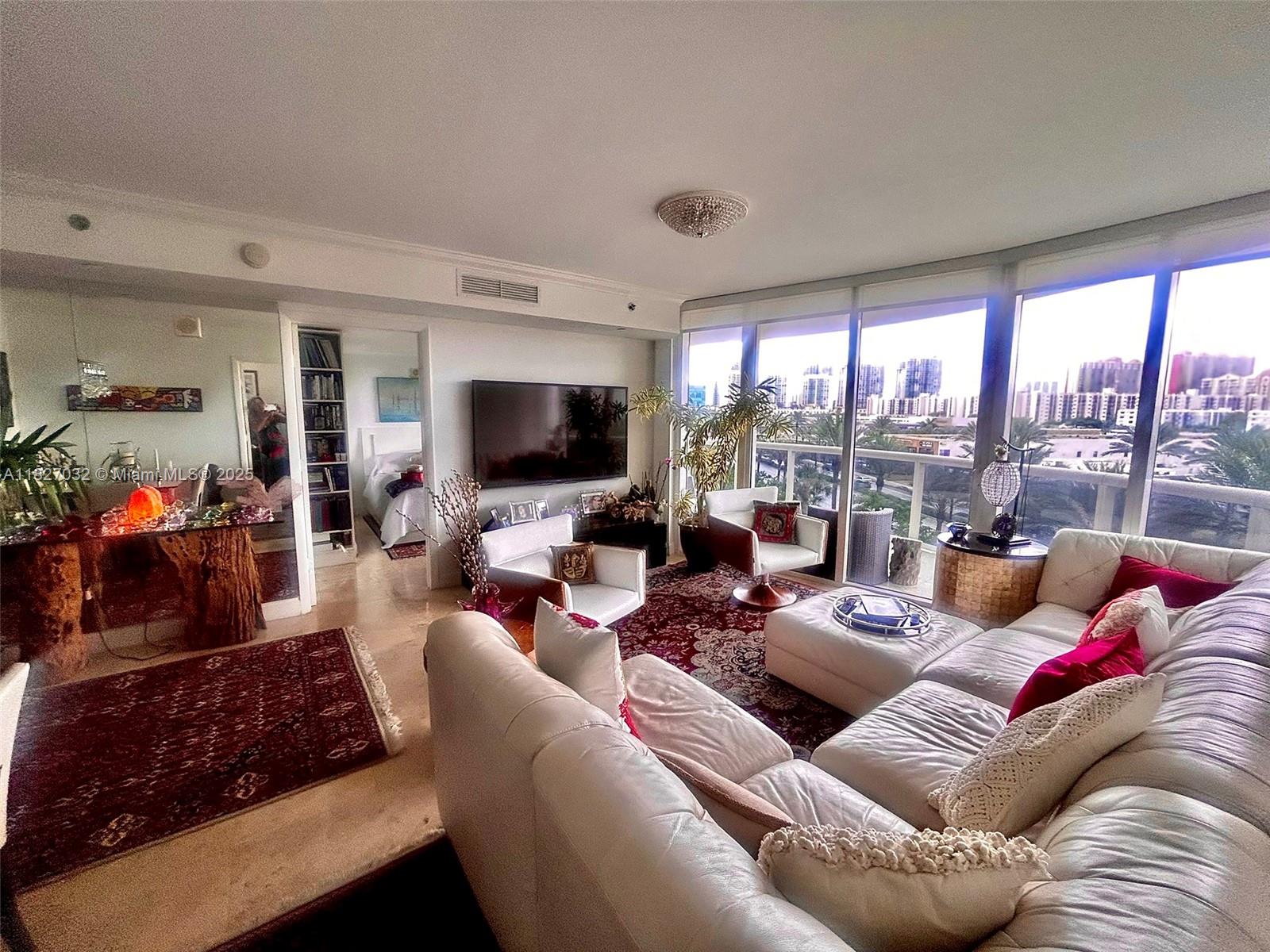 17201 Collins Ave 509