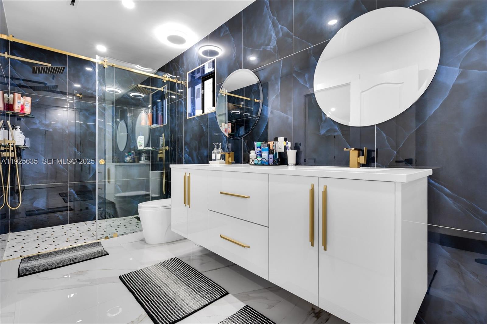 MEADOWS PARK - Residential Lease