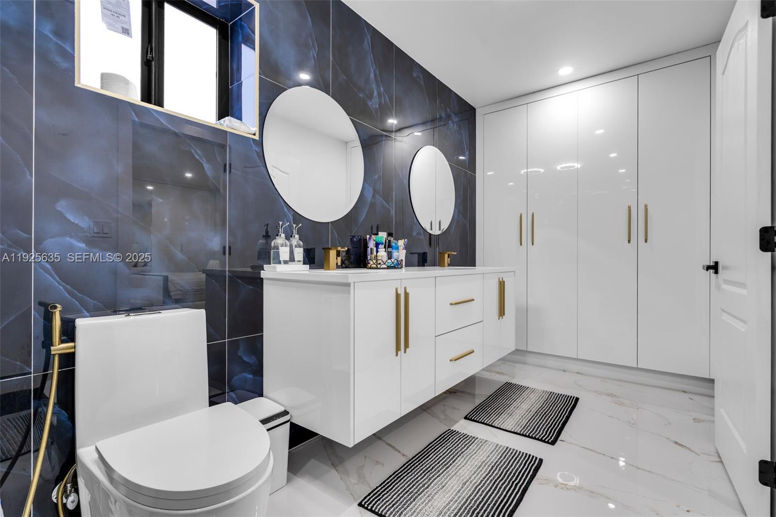 MEADOWS PARK - Residential Lease