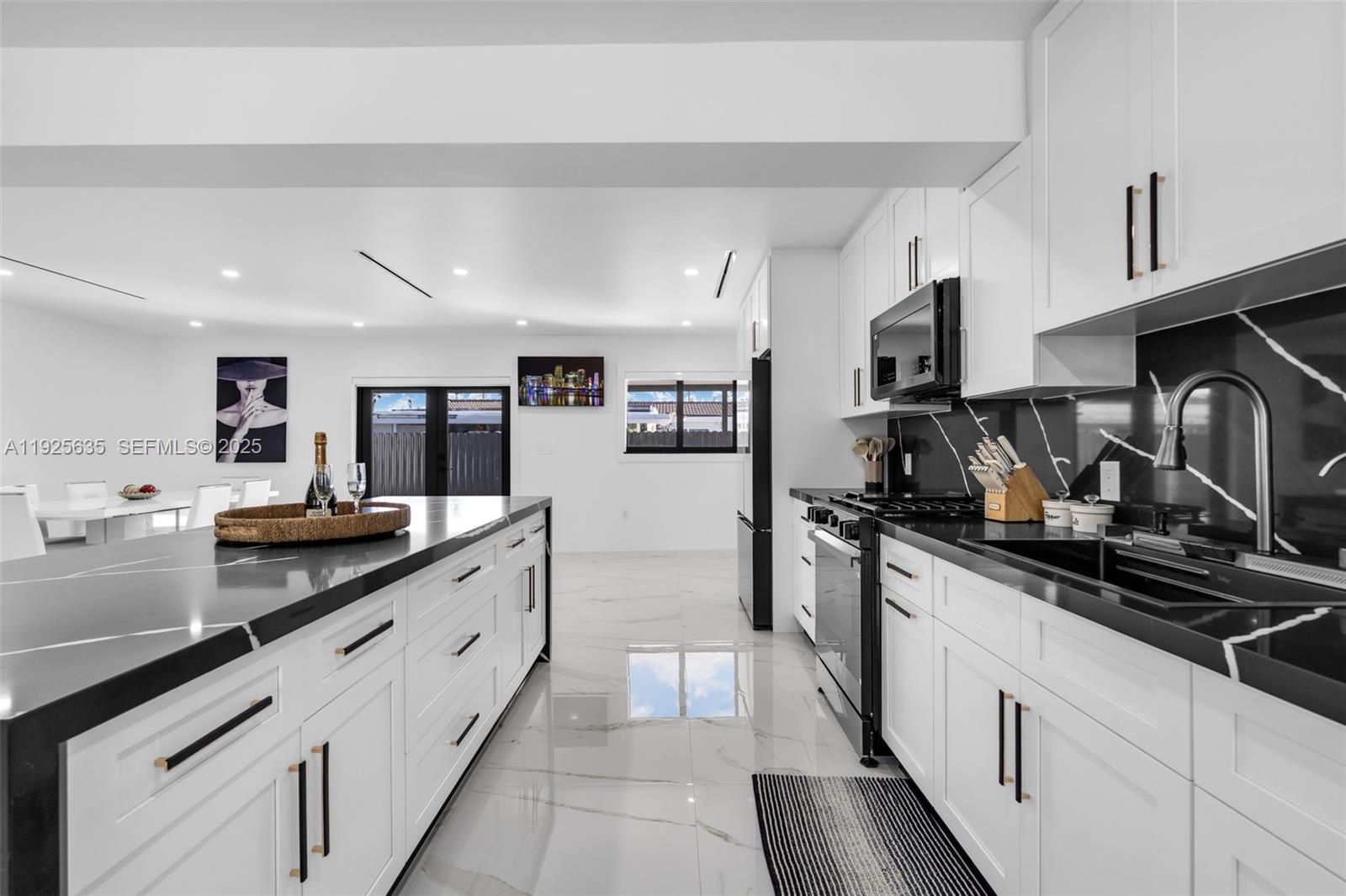 MEADOWS PARK - Residential Lease