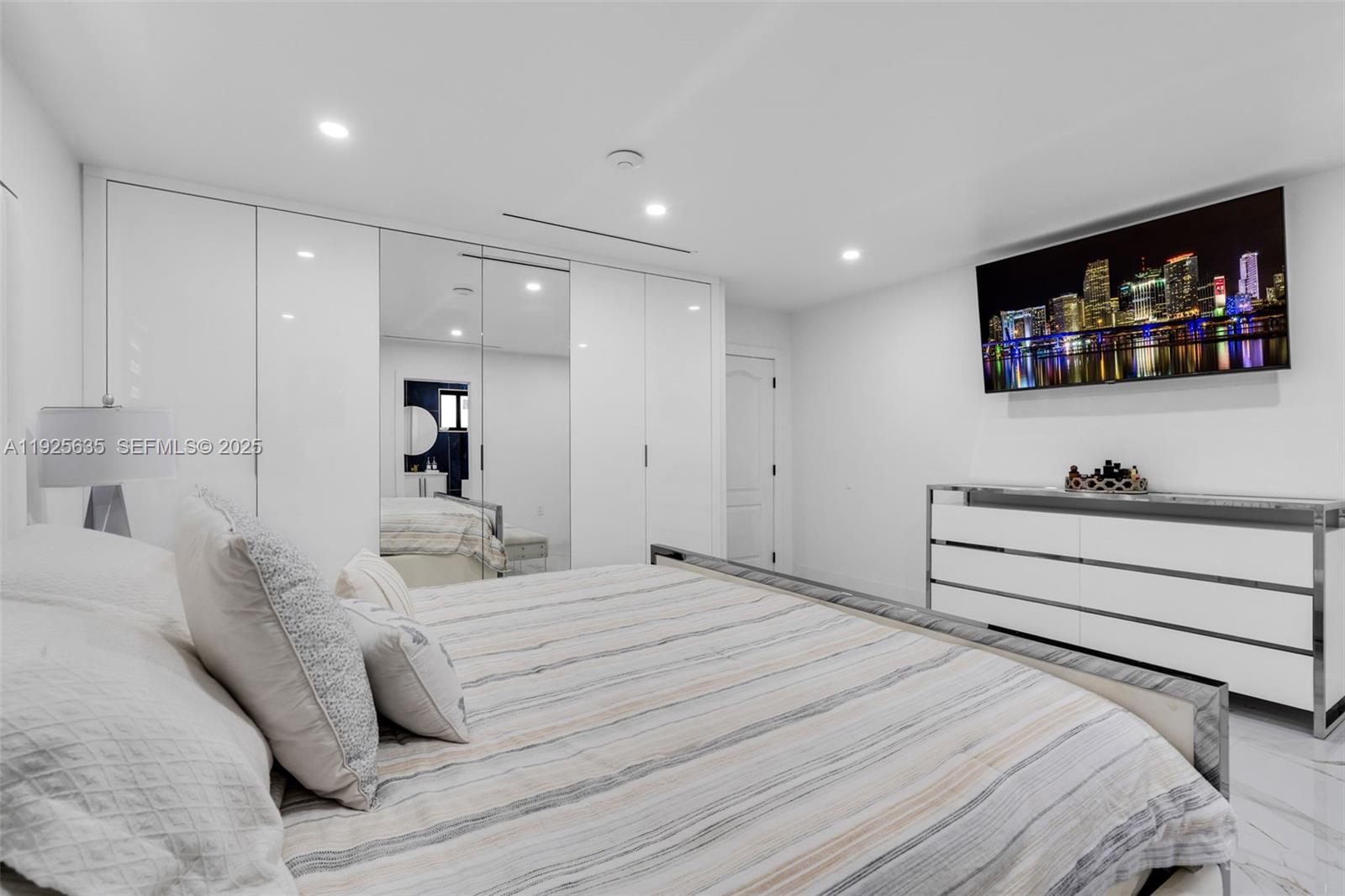 MEADOWS PARK - Residential Lease