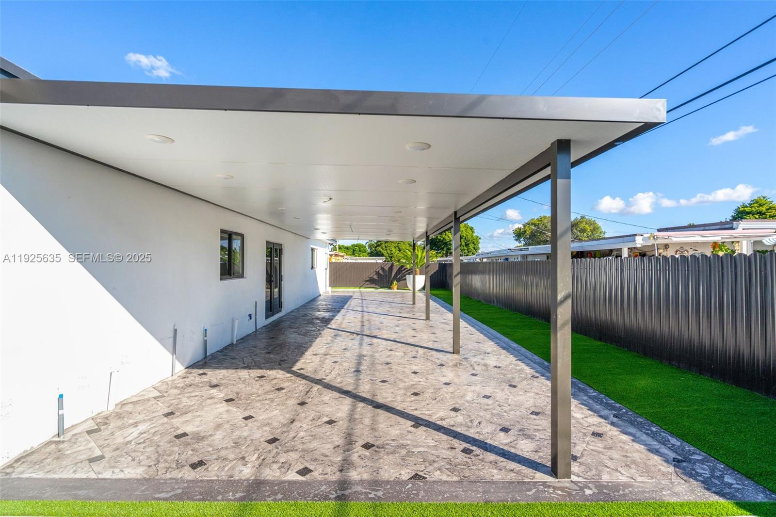 MEADOWS PARK - Residential Lease