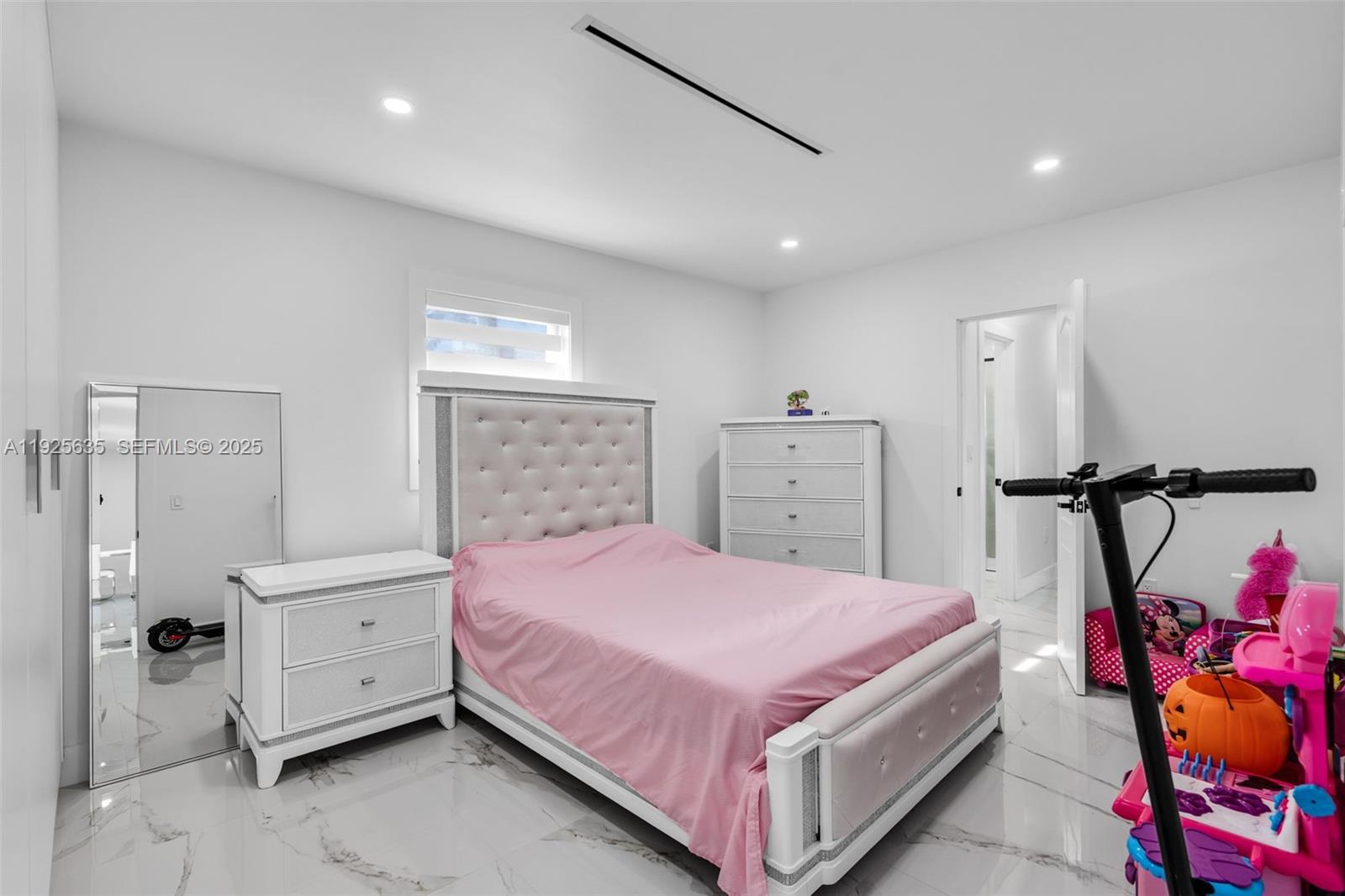 MEADOWS PARK - Residential Lease