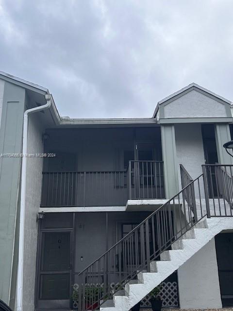 LAKESHORE CONDO 10 - Residential