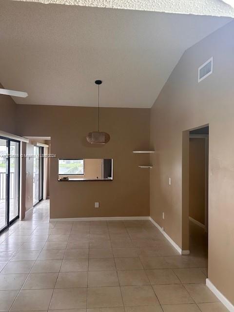 LAKESHORE CONDO 10 - Residential