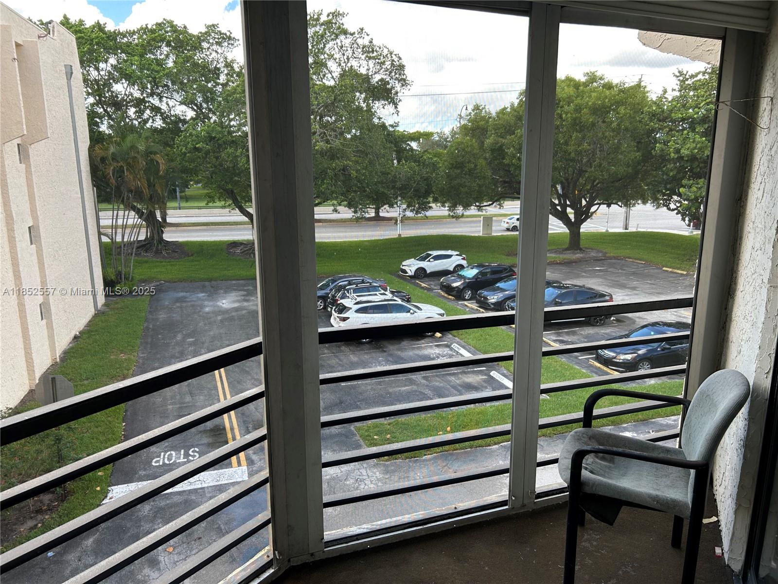 PLANTATION CLUB B CONDO - Residential