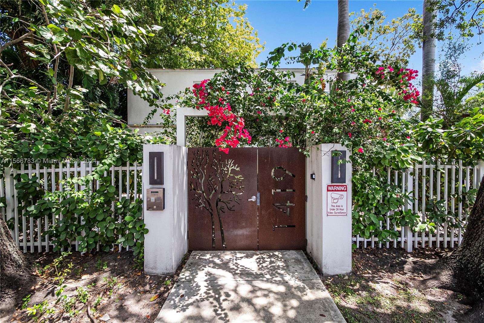Rental Property at 1419 West Ave 201, Miami Beach, Miami-Dade County, Florida - Bedrooms: 1 
Bathrooms: 1  - $2,390 MO.