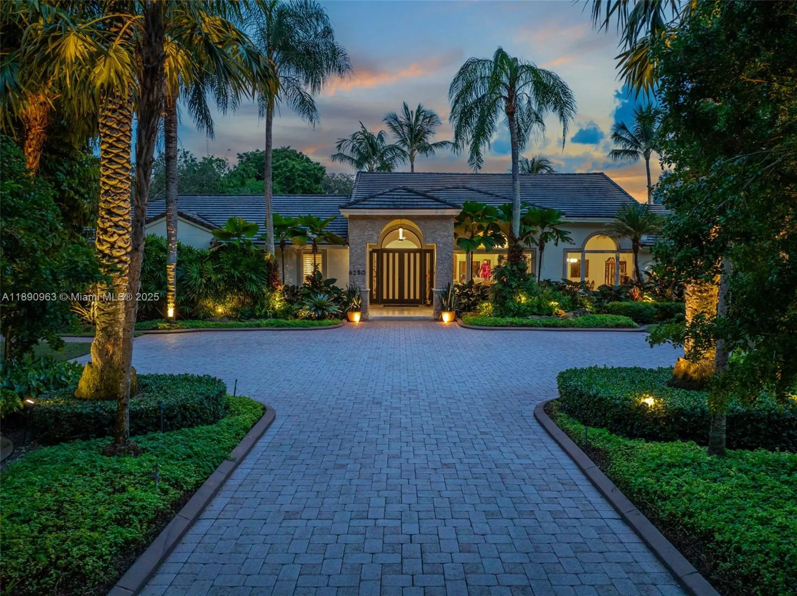 Pinecrest, Florida 33156, United States, 6 Bedrooms Bedrooms, ,7 BathroomsBathrooms,Residential,Active,223821