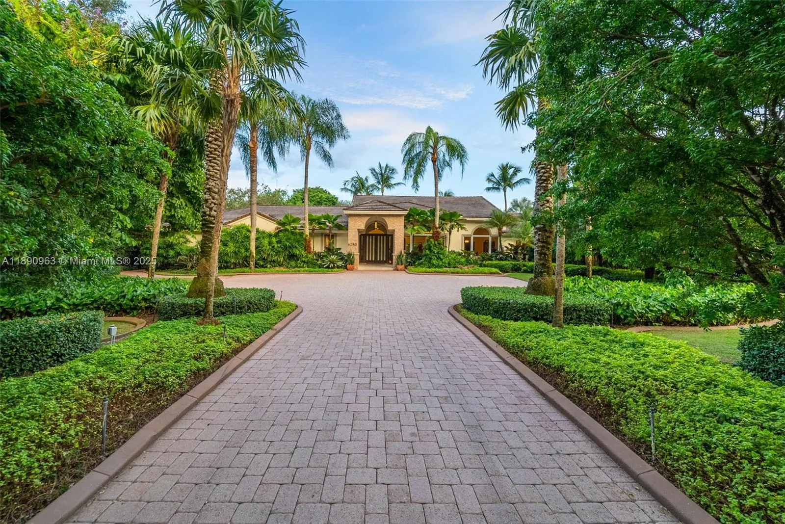 Pinecrest, Florida 33156, United States, 6 Bedrooms Bedrooms, ,7 BathroomsBathrooms,Residential,Active,223821