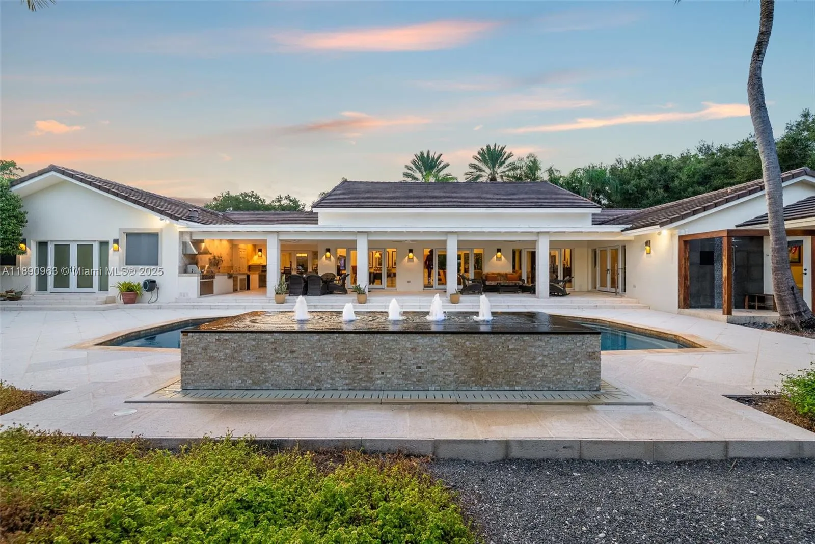 Pinecrest, Florida 33156, United States, 6 Bedrooms Bedrooms, ,7 BathroomsBathrooms,Residential,Active,223821