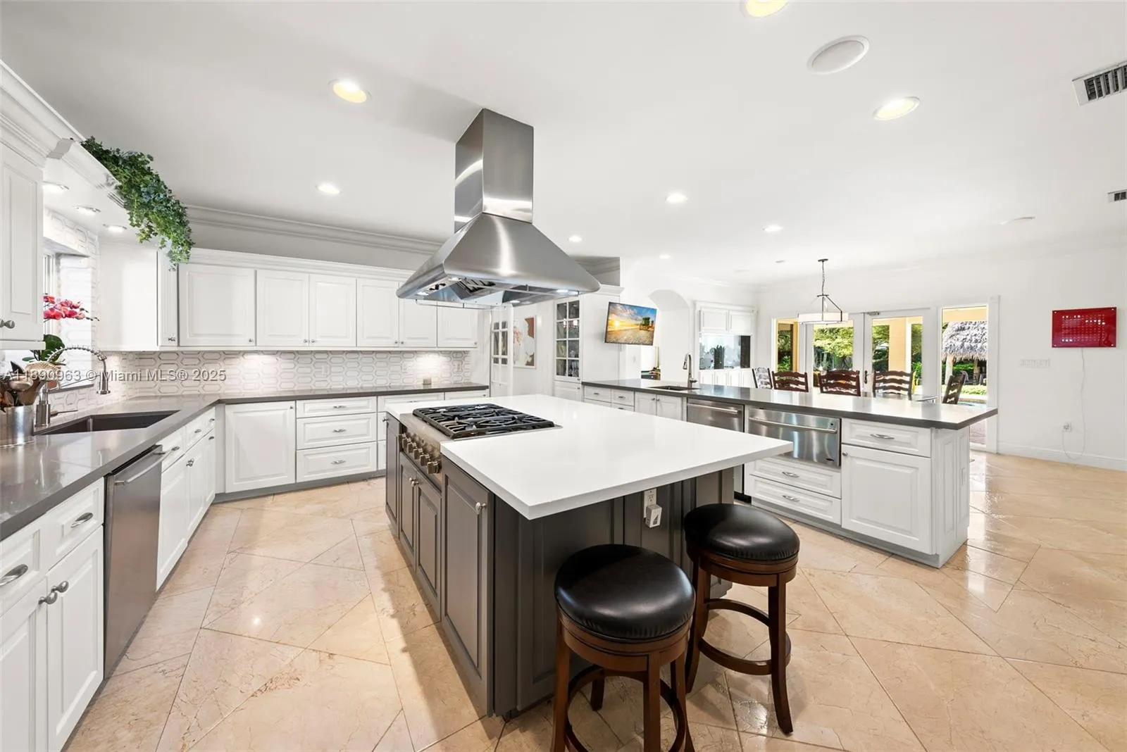 Pinecrest, Florida 33156, United States, 6 Bedrooms Bedrooms, ,7 BathroomsBathrooms,Residential,Active,223821