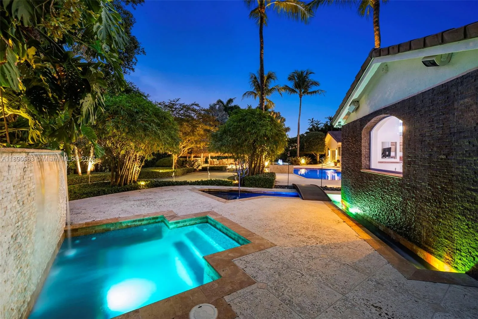 Pinecrest, Florida 33156, United States, 6 Bedrooms Bedrooms, ,7 BathroomsBathrooms,Residential,Active,223821