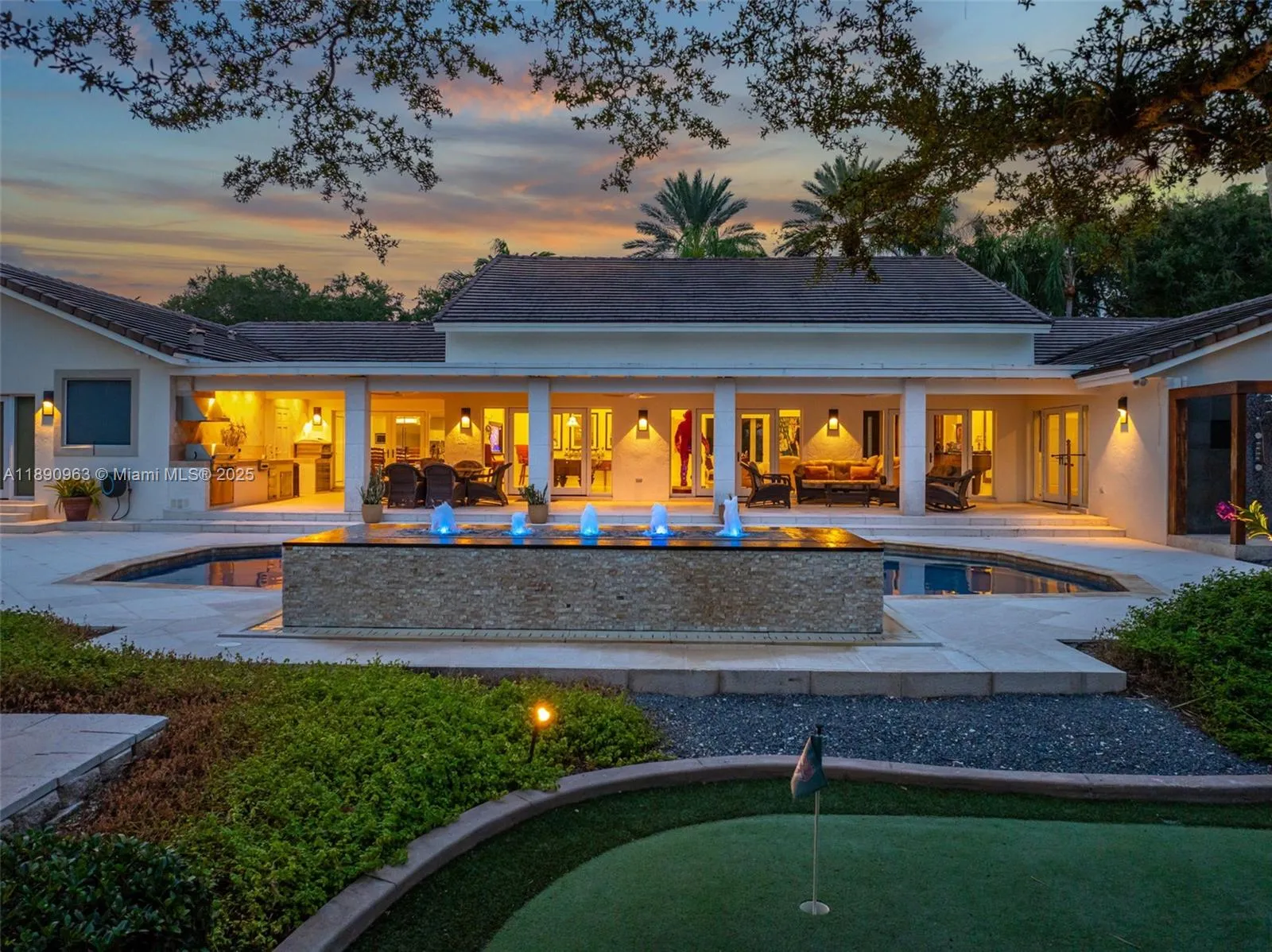 Pinecrest, Florida 33156, United States, 6 Bedrooms Bedrooms, ,7 BathroomsBathrooms,Residential,Active,223821