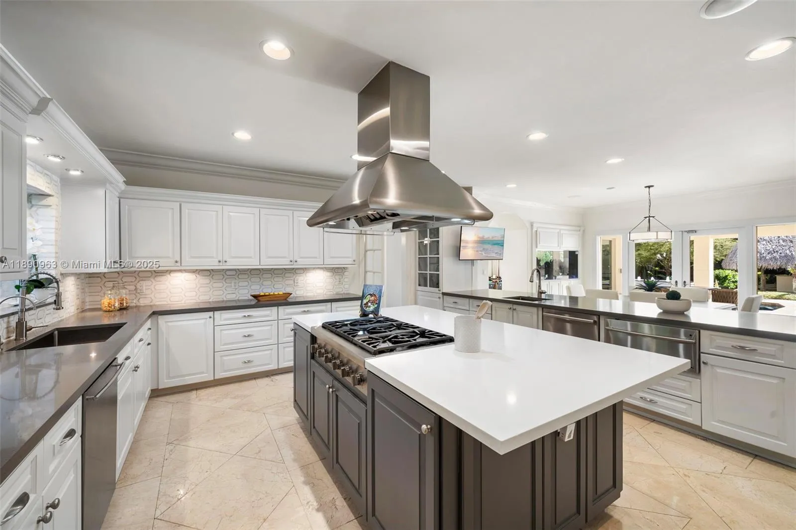 Pinecrest, Florida 33156, United States, 6 Bedrooms Bedrooms, ,7 BathroomsBathrooms,Residential,Active,223821