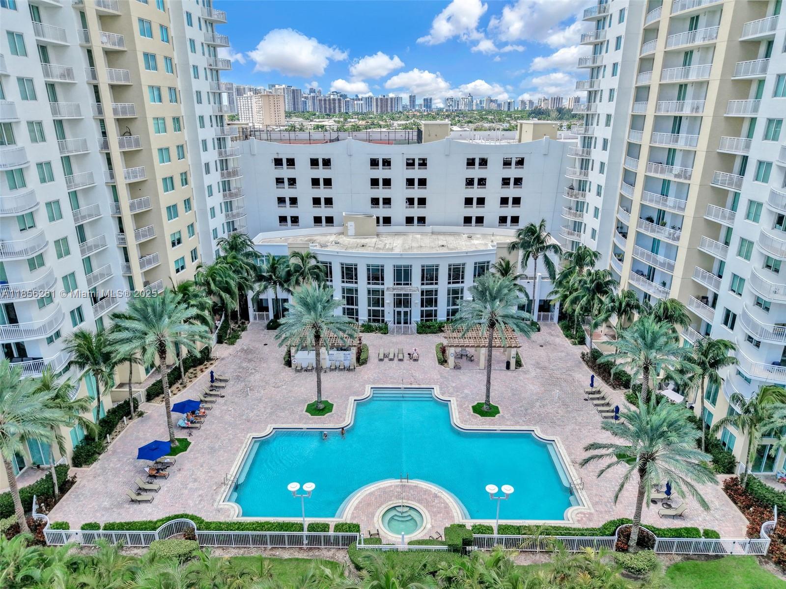 DUO CONDOMINIUM WEST - Residential