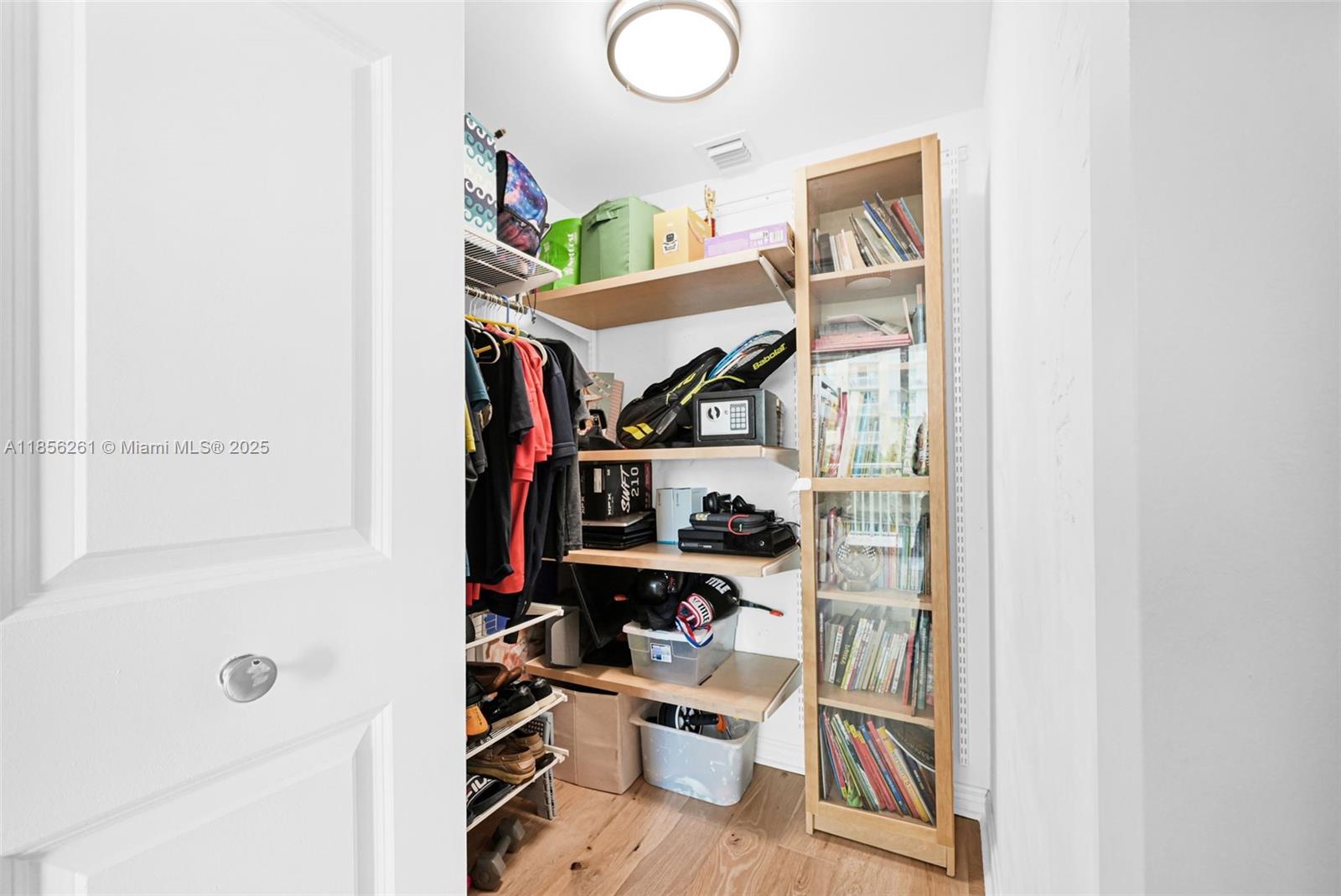 DUO CONDOMINIUM WEST - Residential