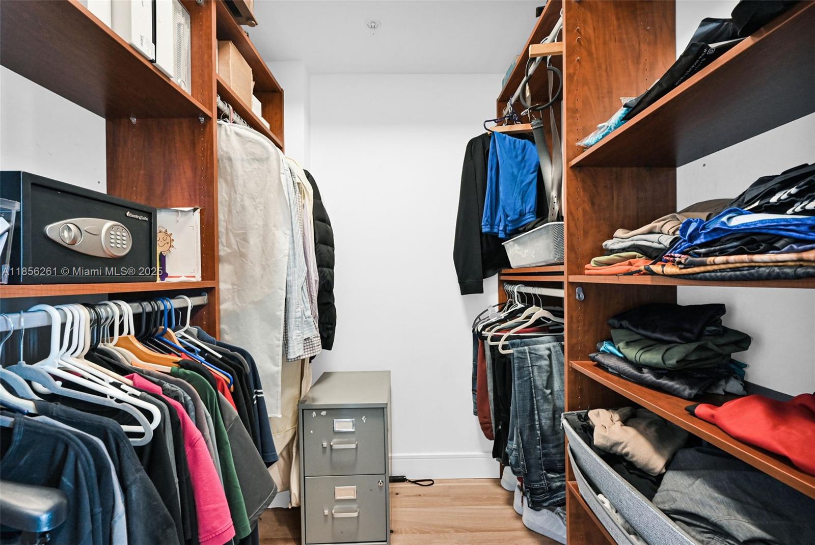 DUO CONDOMINIUM WEST - Residential