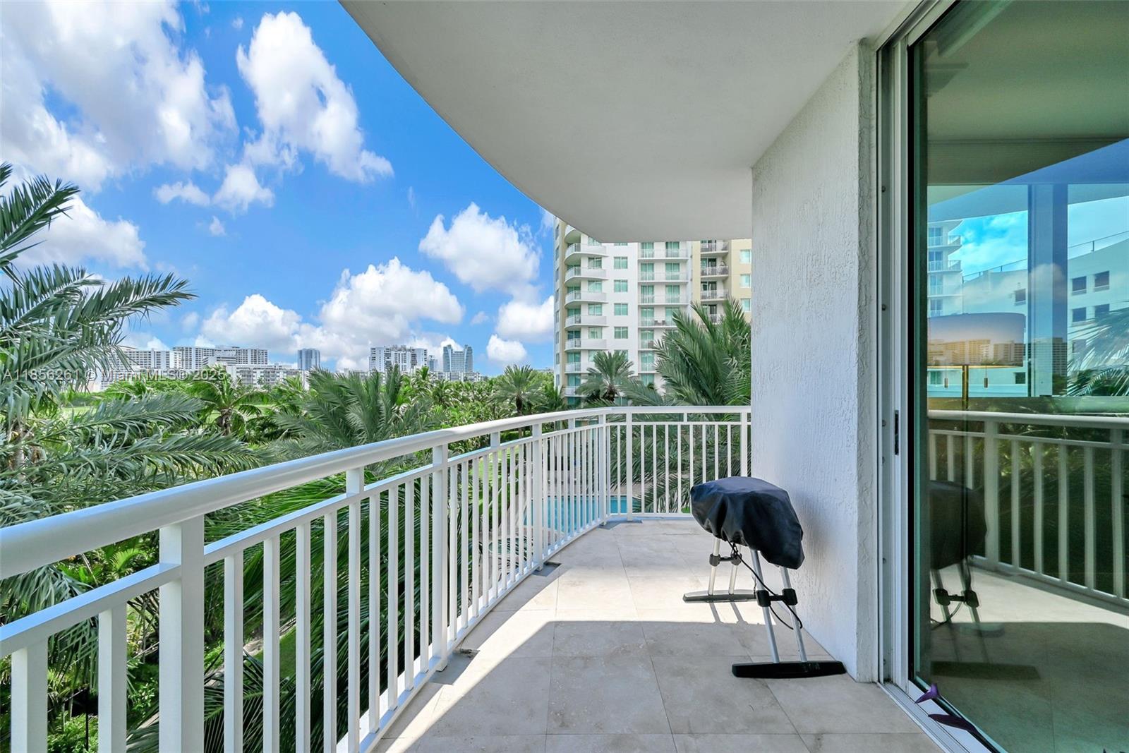 DUO CONDOMINIUM WEST - Residential