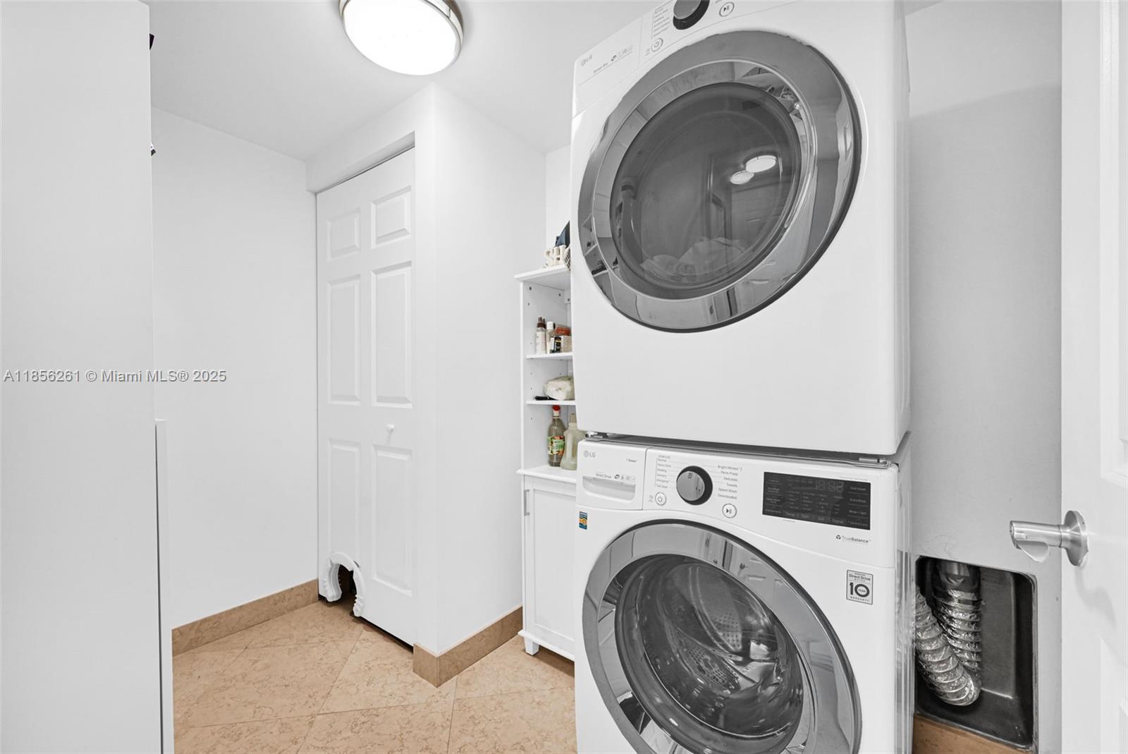 DUO CONDOMINIUM WEST - Residential