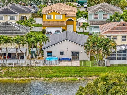 Tiny photo for 5861 S Sable Cir, Margate, FL 33063 (MLS # A12005830)