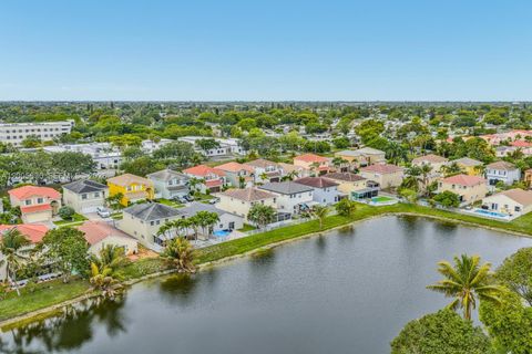 Tiny photo for 5861 S Sable Cir, Margate, FL 33063 (MLS # A12005830)