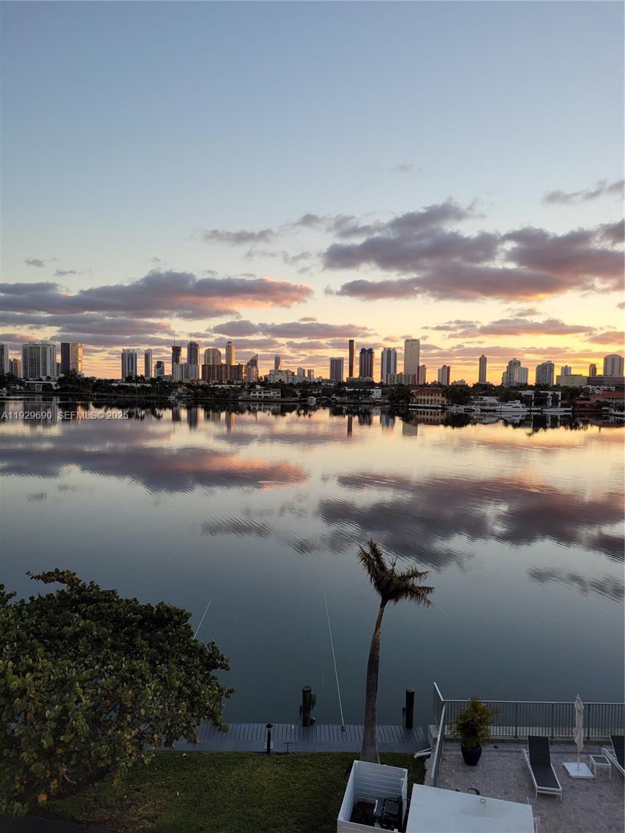 REEF WEST CONDO - Residential