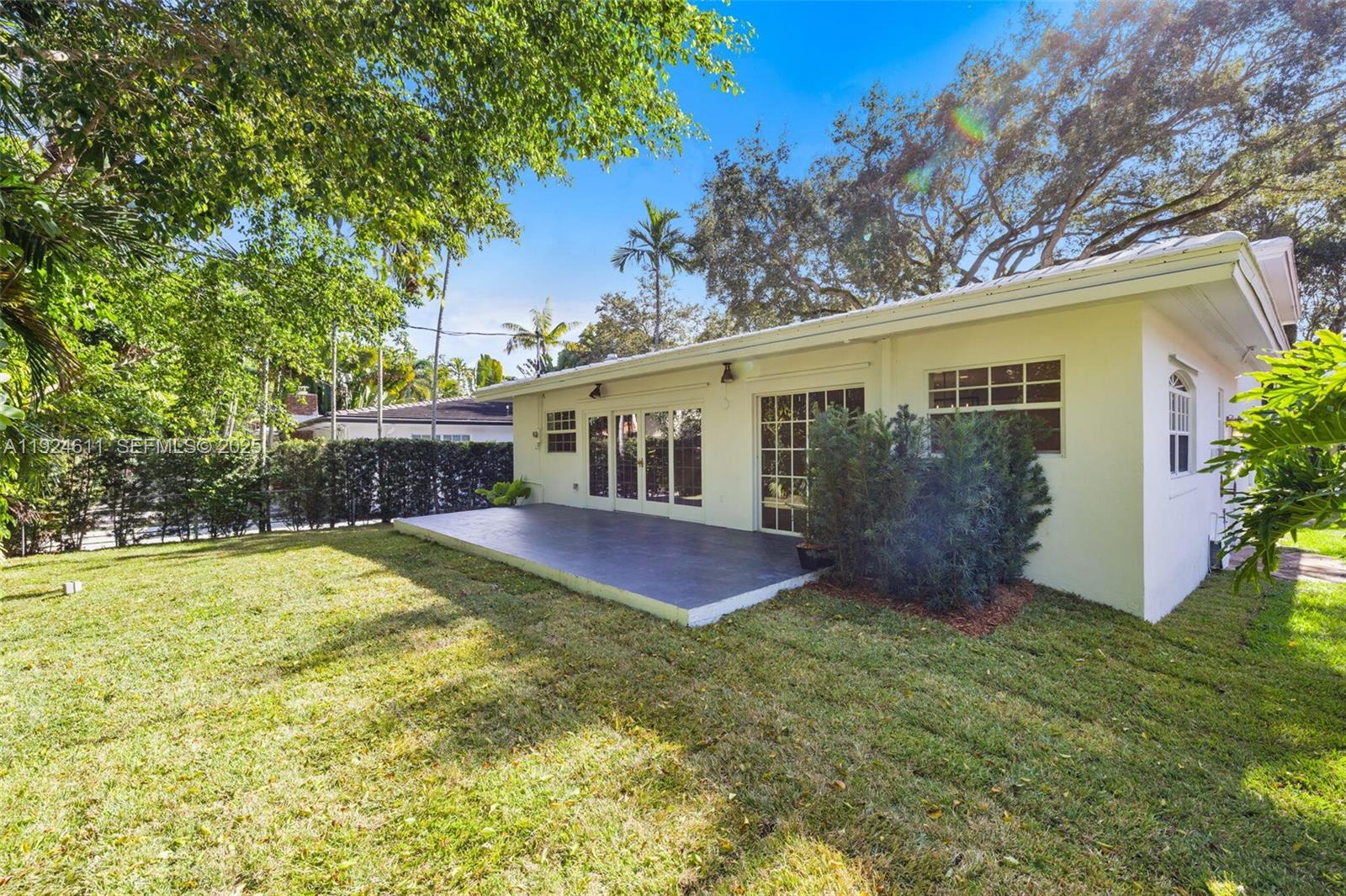 CORAL GABLES C C SEC 3 - Residential