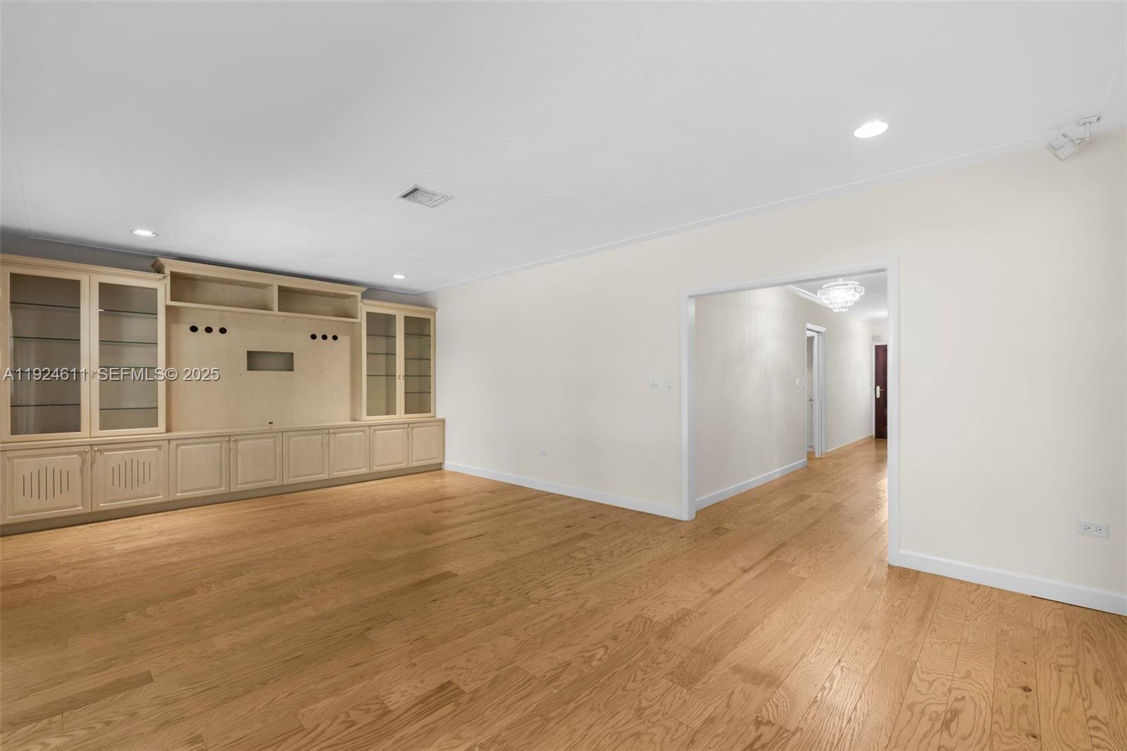 CORAL GABLES C C SEC 3 - Residential