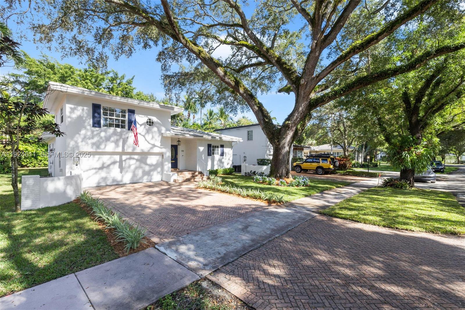 CORAL GABLES C C SEC 3 - Residential