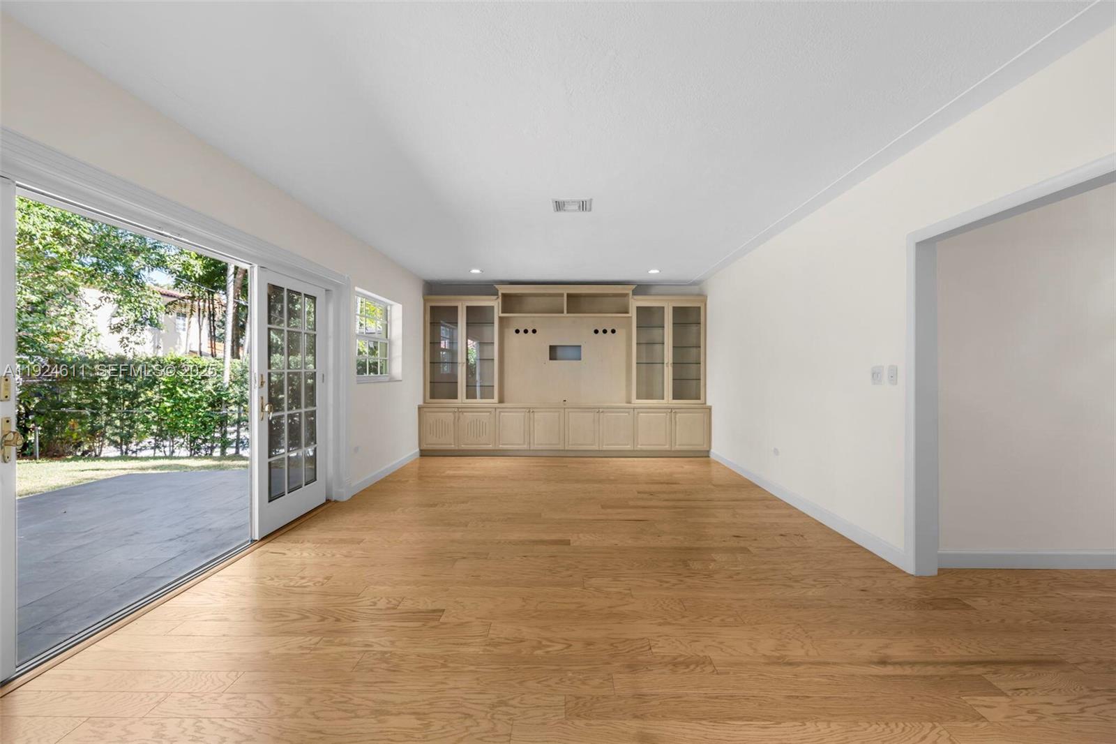 CORAL GABLES C C SEC 3 - Residential