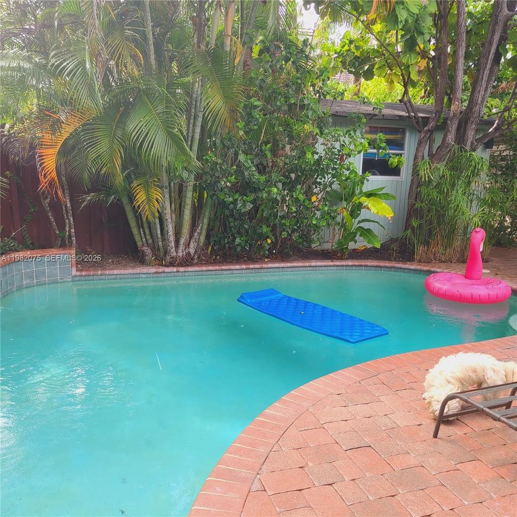 Photo of 1601 NE 17th Ter #1-2, Fort Lauderdale, FL 33305 (MLS # A11982075)