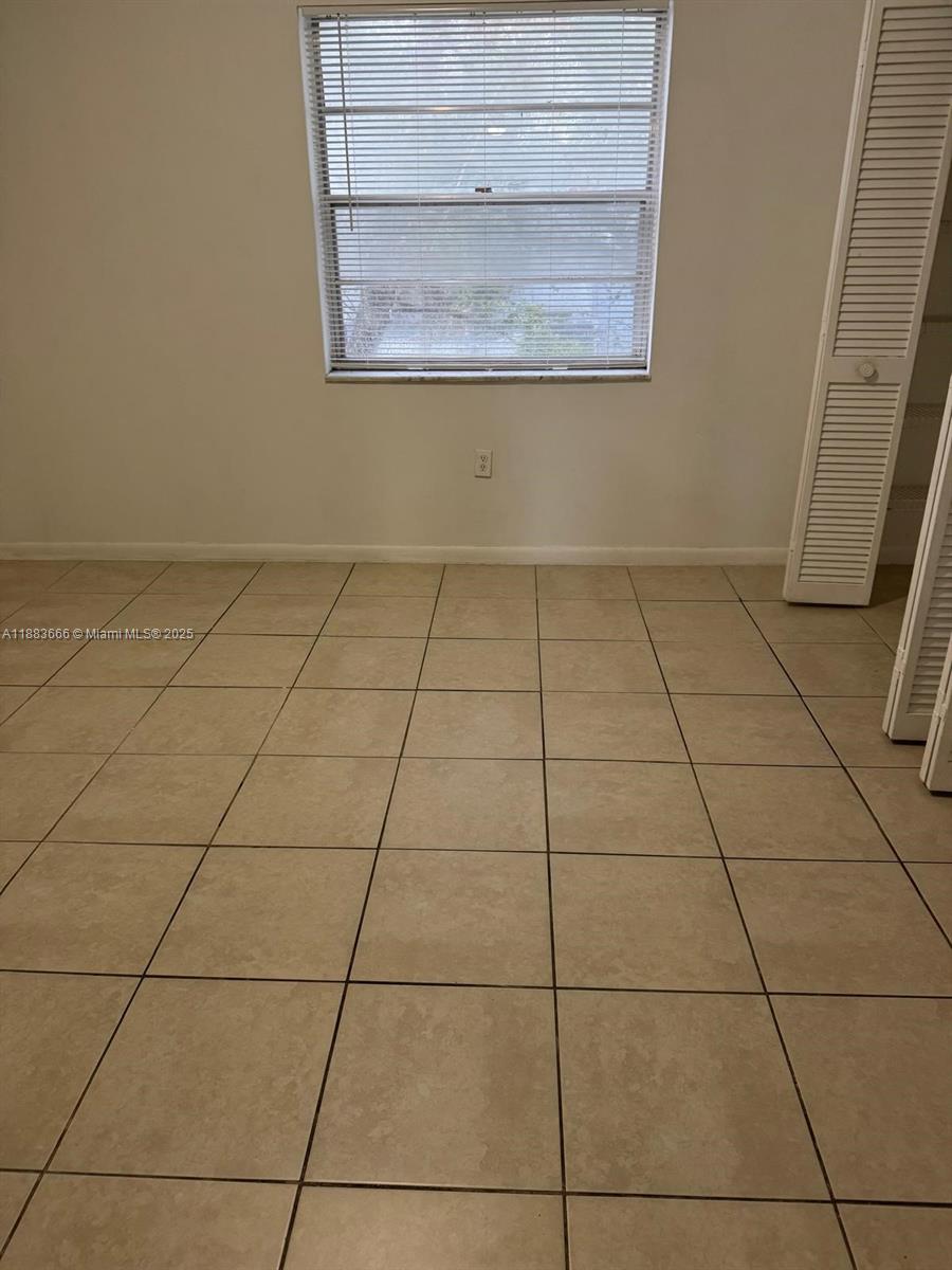 HOLLYWOOD LITTLE RANCHES - Residential Lease