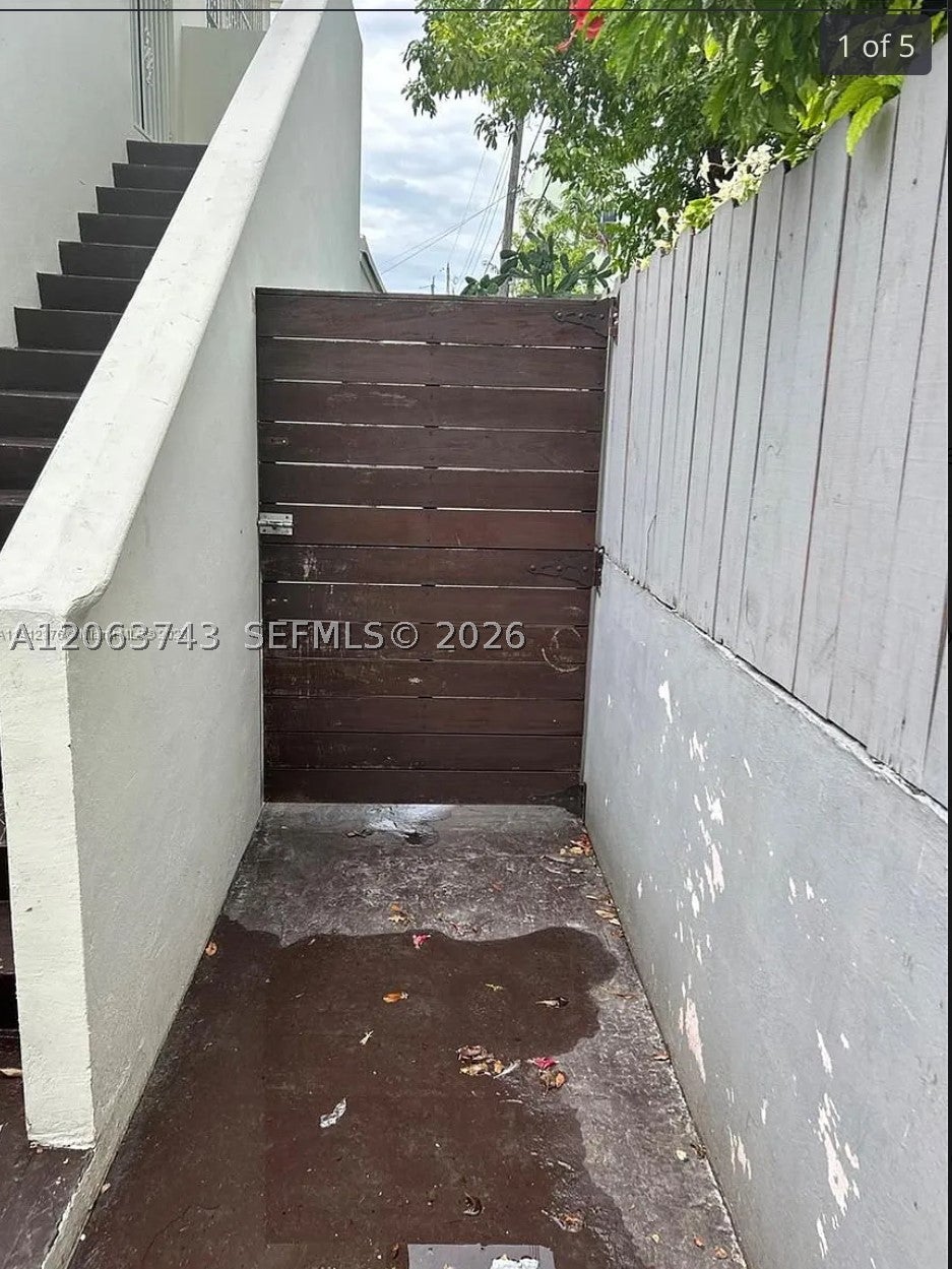 2215 NW 33rd St