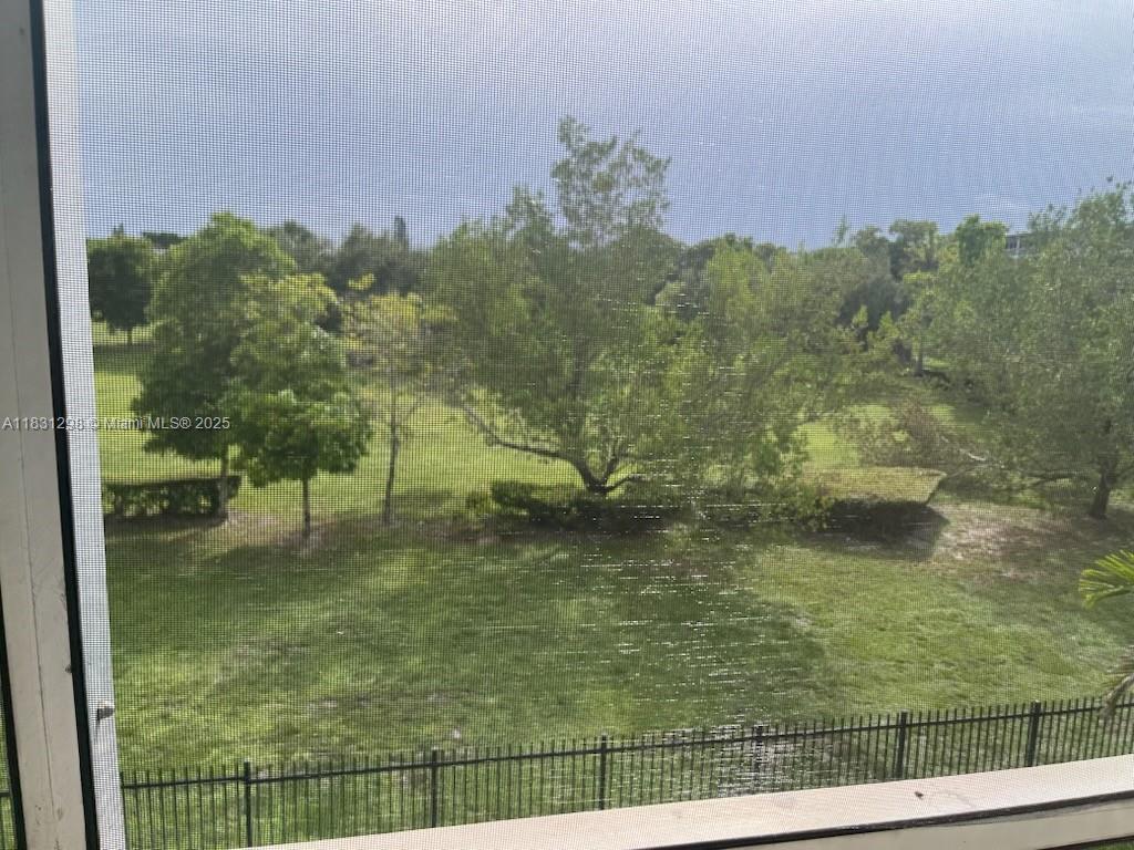 HILLCREST COUNTRY CLUB NO - Residential Lease