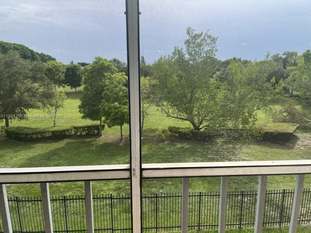 HILLCREST COUNTRY CLUB NO - Residential Lease