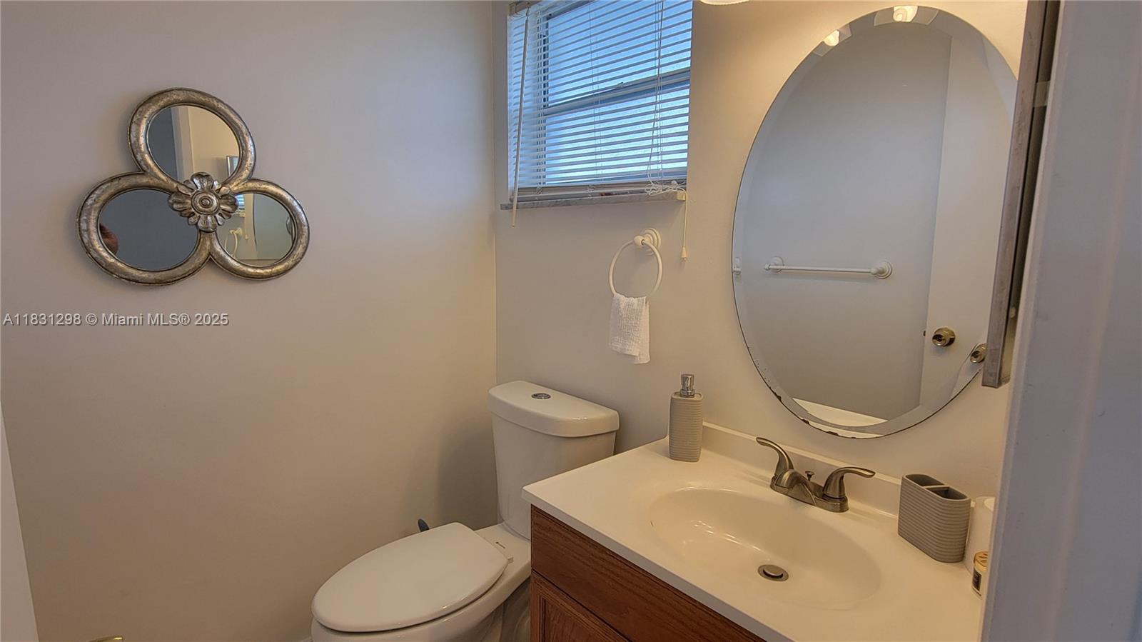 HILLCREST COUNTRY CLUB NO - Residential Lease