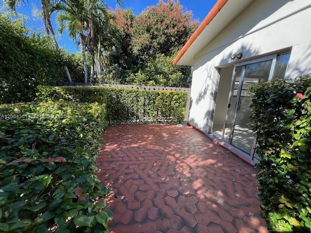 CORAL WAY HEIGHTS - Residential Lease