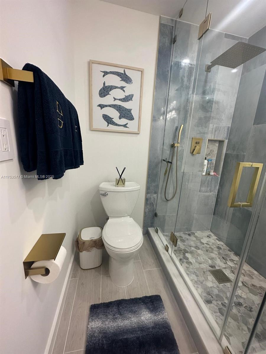 COUNTRY CLUB VILLAGE SEC - Residential Lease