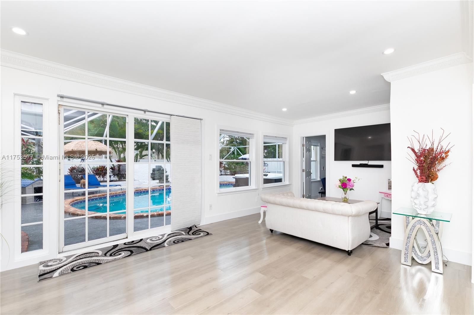 COUNTRY CLUB VILLAGE SEC - Residential Lease