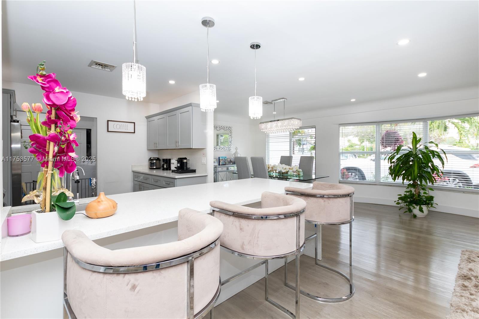 COUNTRY CLUB VILLAGE SEC - Residential Lease