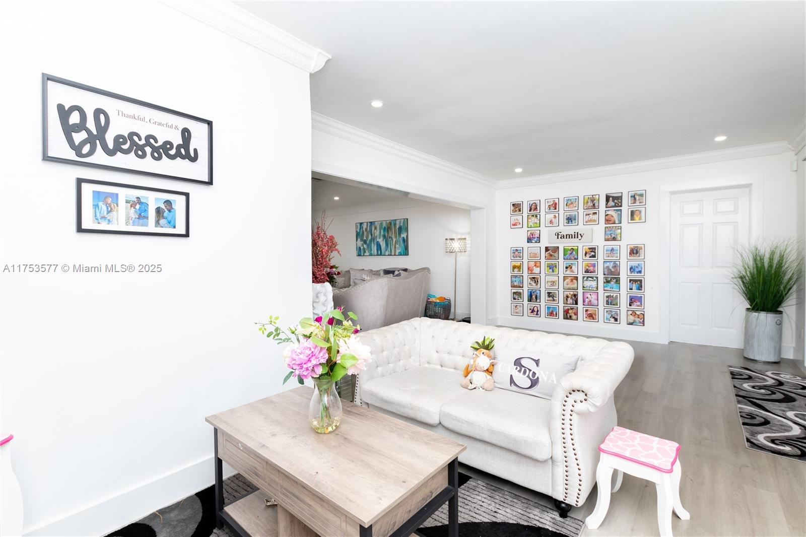 COUNTRY CLUB VILLAGE SEC - Residential Lease