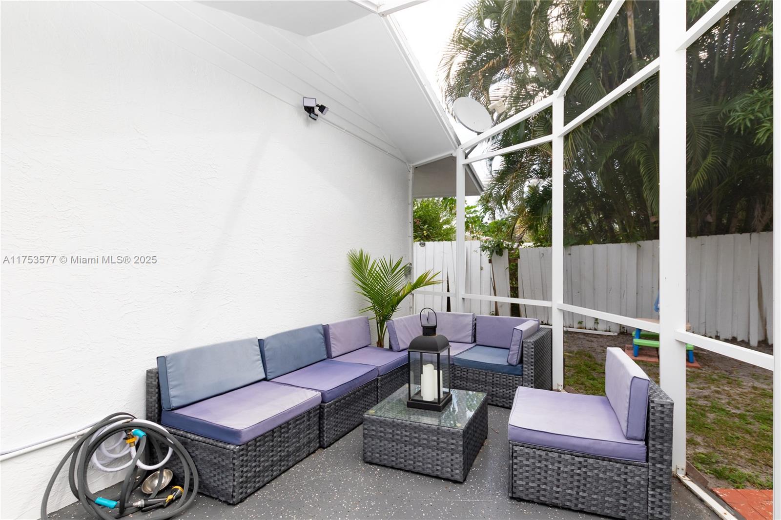 COUNTRY CLUB VILLAGE SEC - Residential Lease