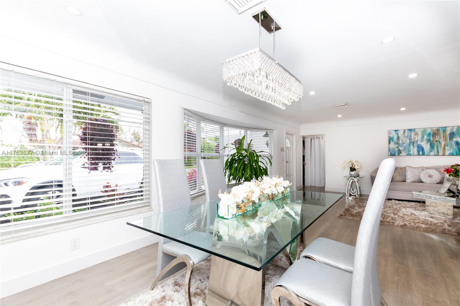 COUNTRY CLUB VILLAGE SEC - Residential Lease