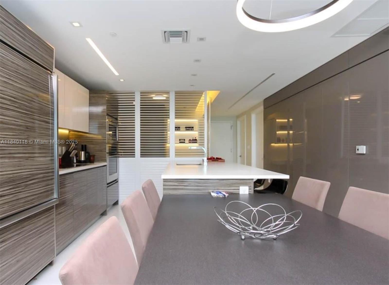 ICON BAY CONDO - Residential Lease