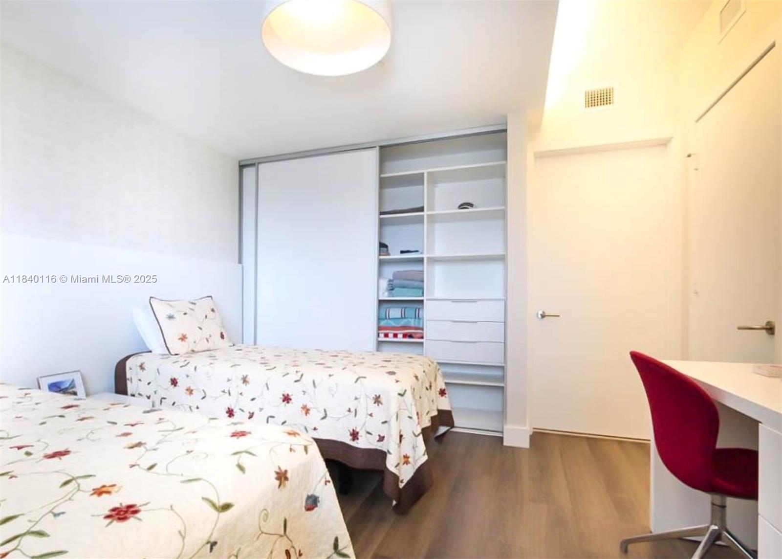 ICON BAY CONDO - Residential Lease