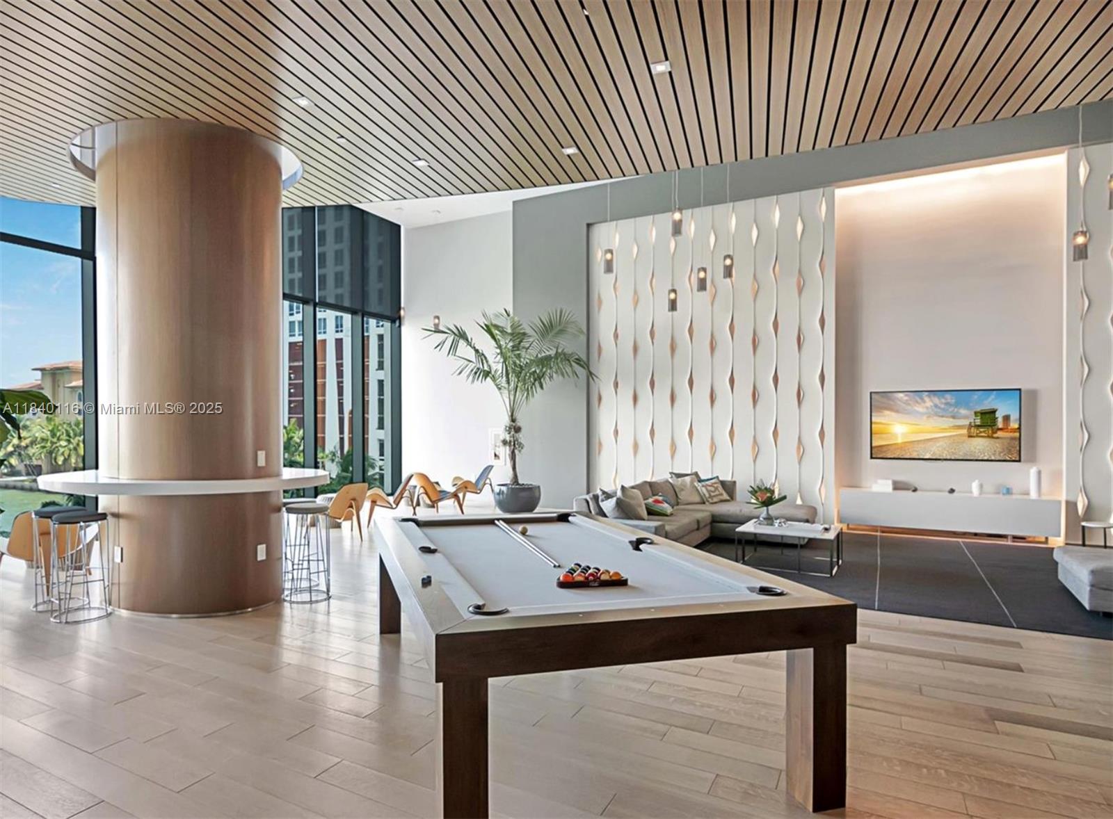 ICON BAY CONDO - Residential Lease