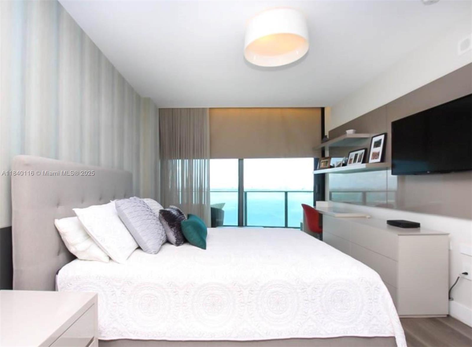 ICON BAY CONDO - Residential Lease